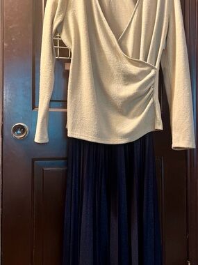 Combo Ann Taylor Gold Wrap Sweater plus Navy Maxi Skirt